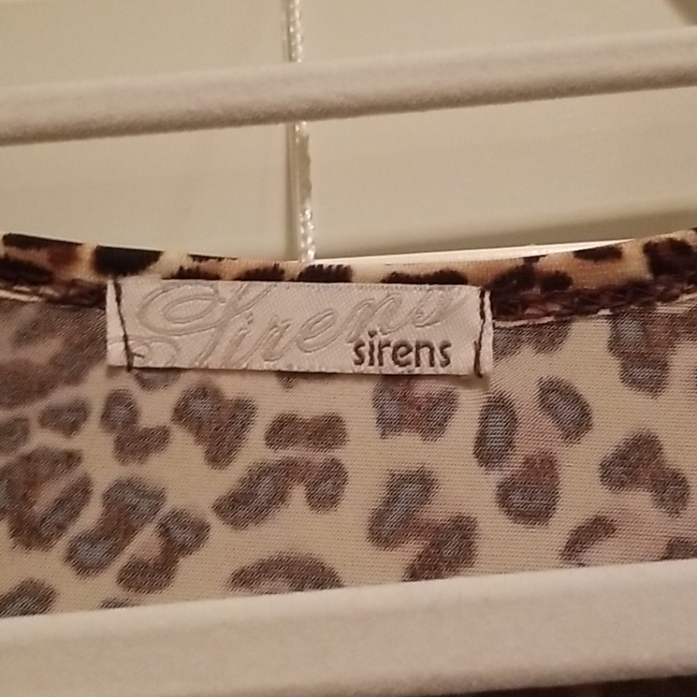 🐆Leopard Print Tee - Picture 2 of 5